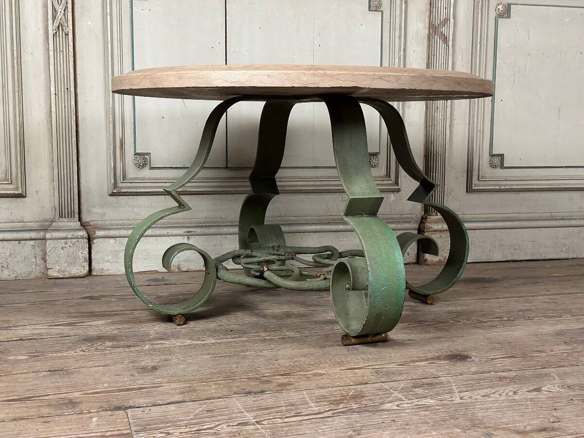 Table basse en fer forgé et marbre beige vers 1930
