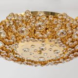 Floral wall light in gilded brass and cut glass by Palwa, Germany, 1970s.