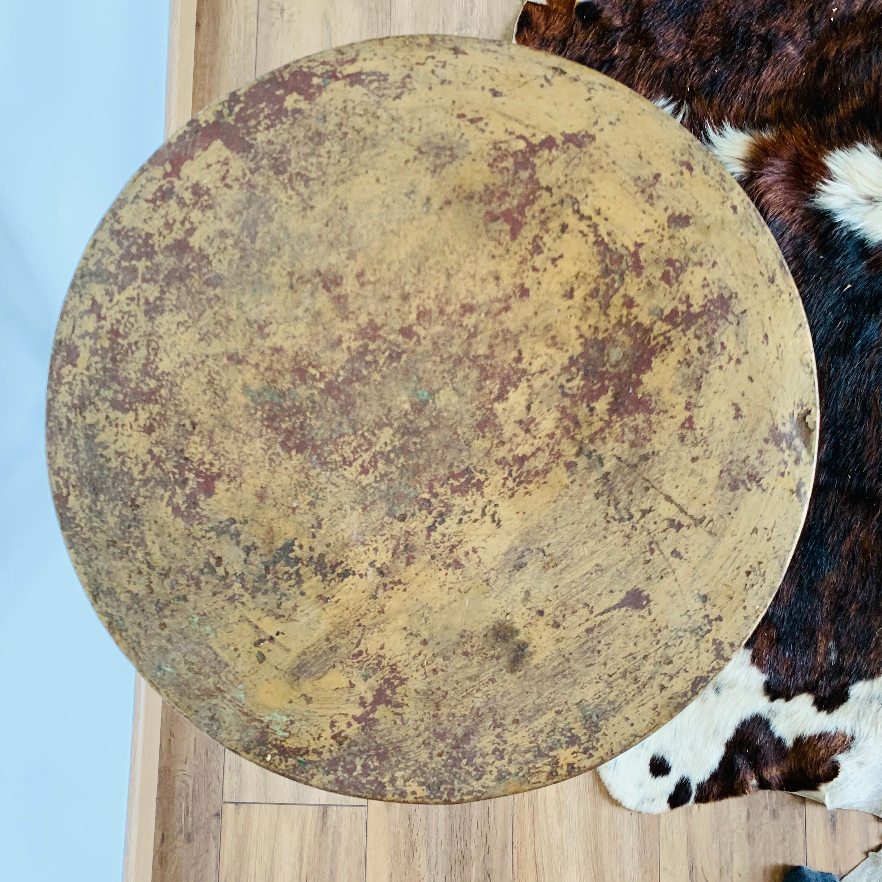 Pedestal table / small folding round table