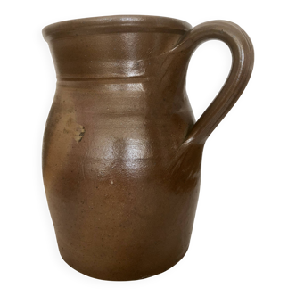 Large brown pot, country style