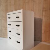 White chest of drawers