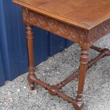 Table d'appoint en noyer de style Louis XIII