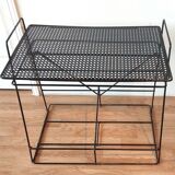 Table desserte en métal noir perforé 1950/1960.