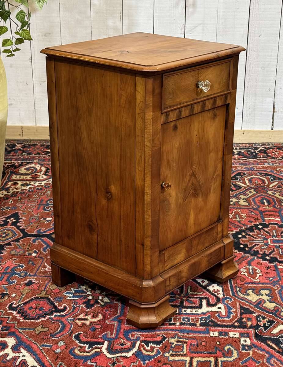 Louis Philippe bedside table from the 19th century in cherry wood.