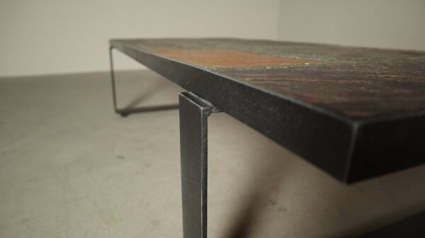 Table basse postmoderne par Pia Manu, Belgique