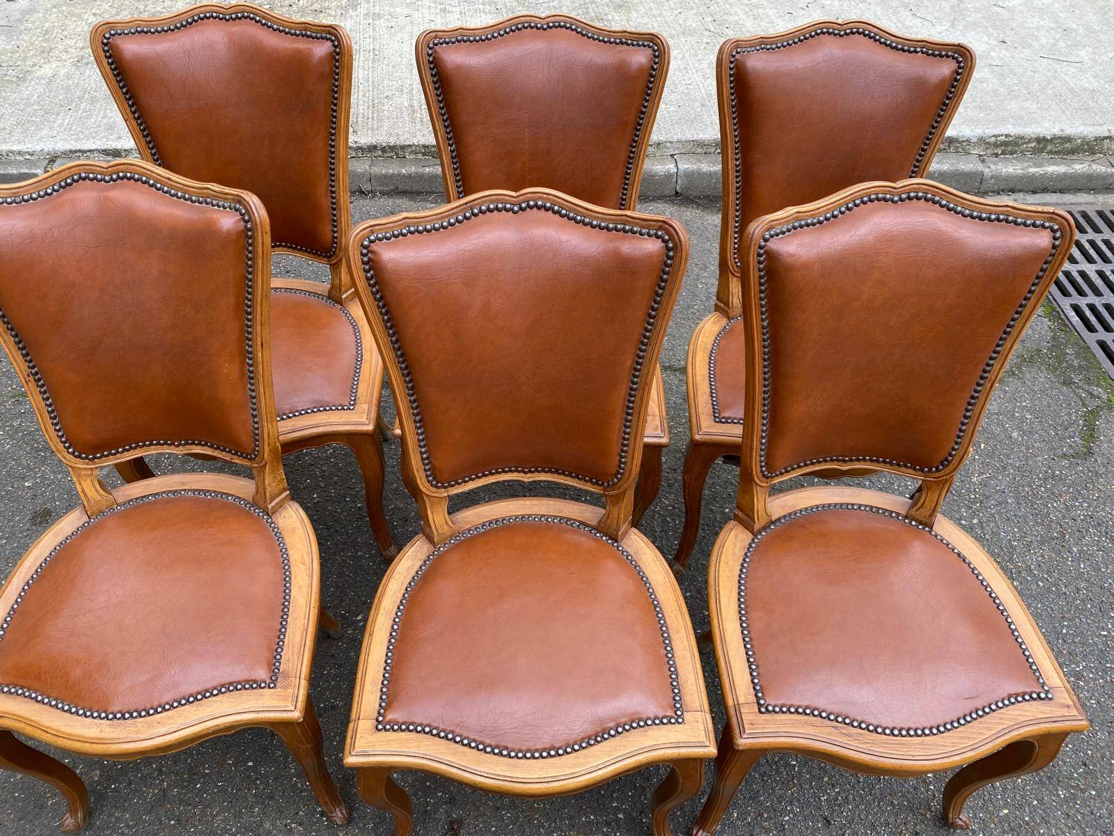 6 solid wood and leather chairs in Louis XV style