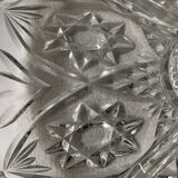Plat en verre taillé