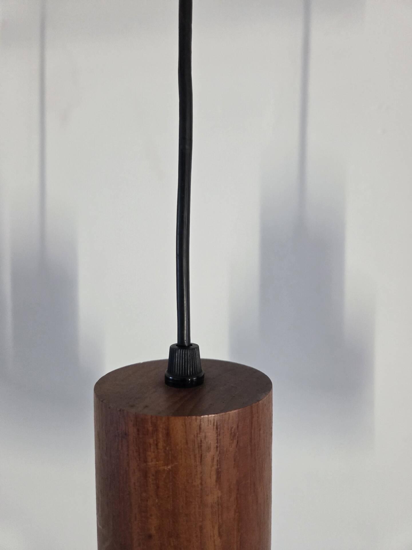 Scandinavian suspension in teak and glass