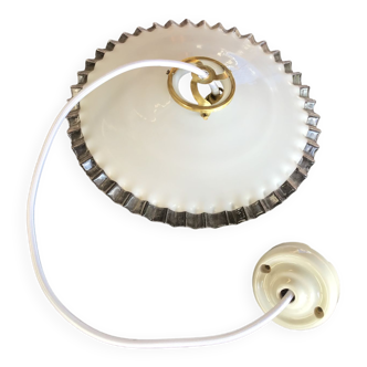 White opaline suspension