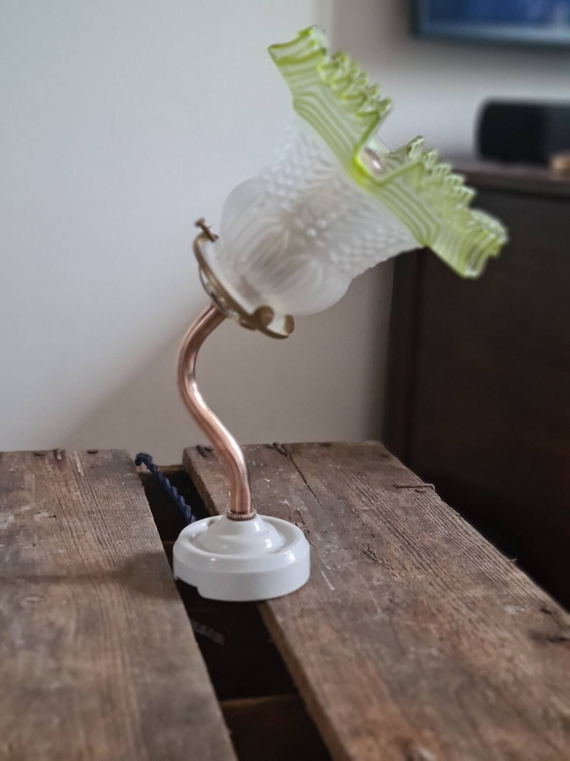 Green tulip wall light