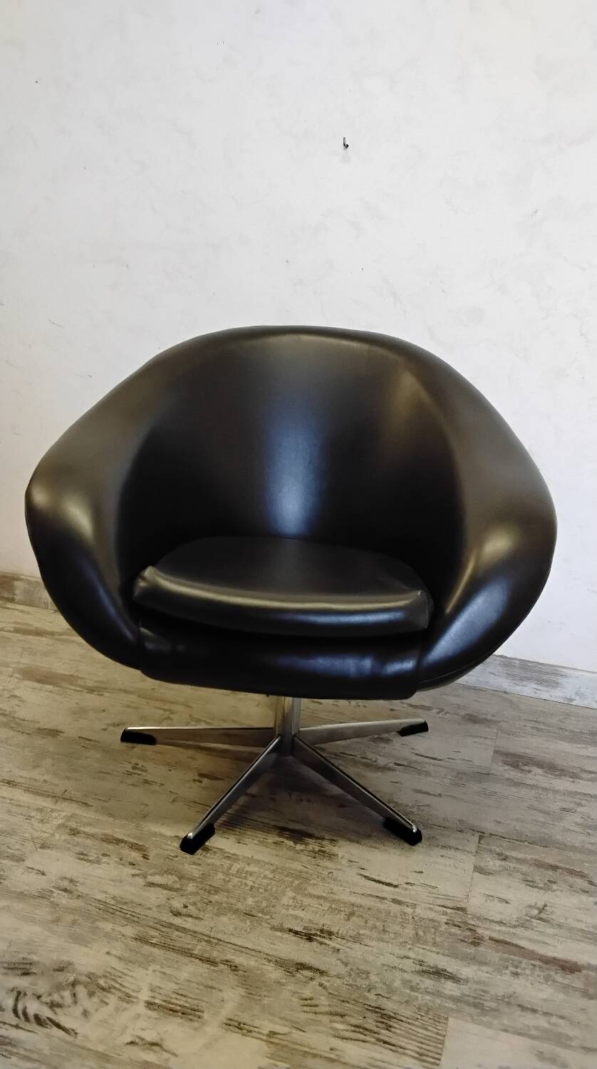 70s style swivel armchair