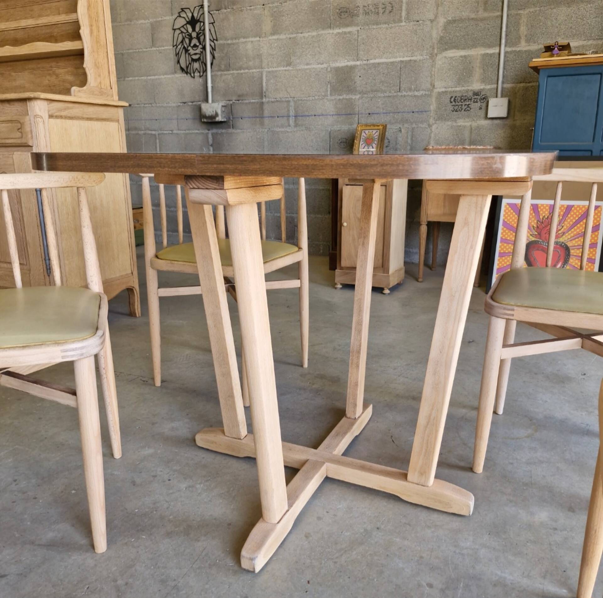 Ensemble vintage attribué à Thonet – table + 4 chaises années 60