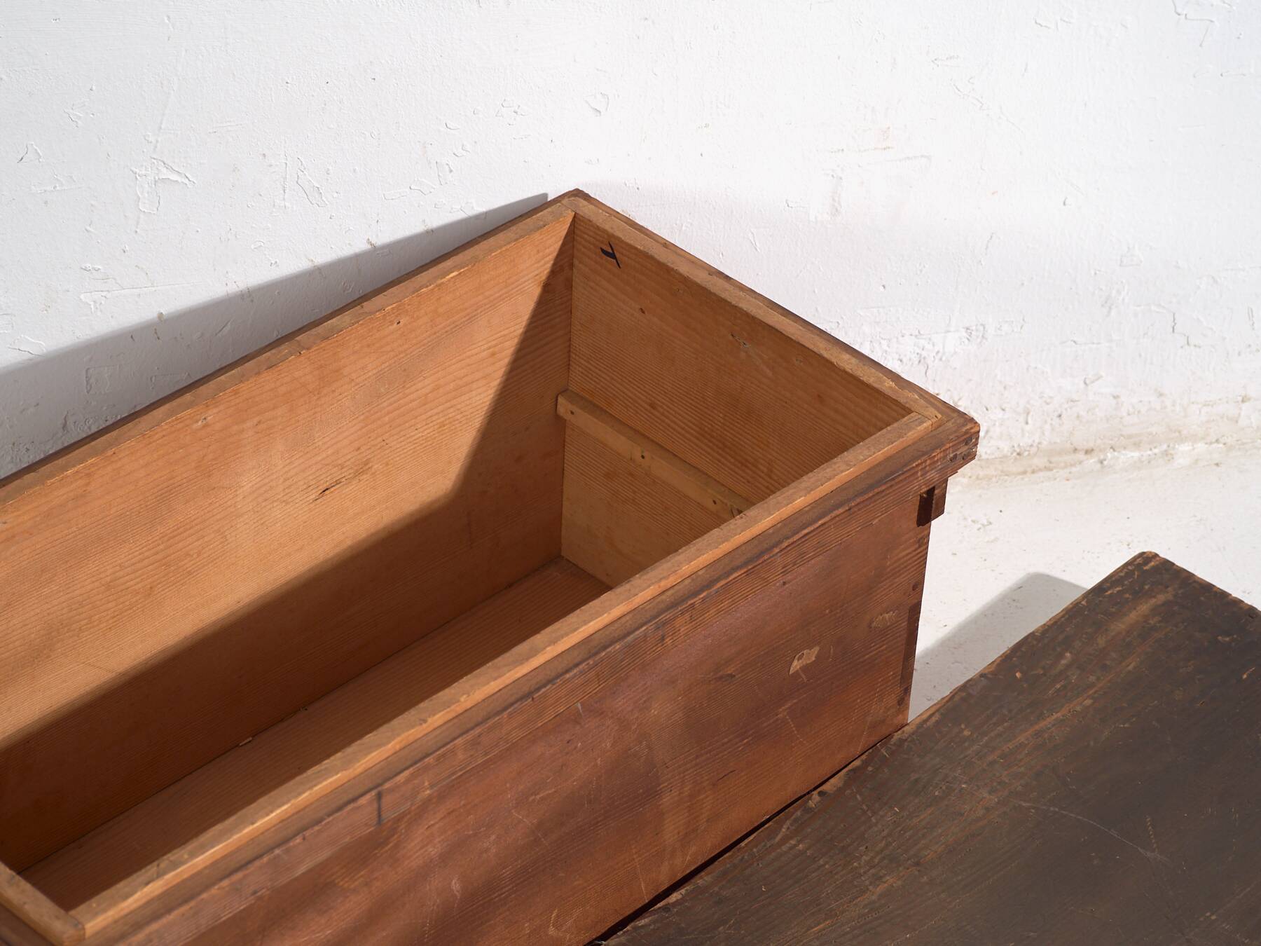 Coffre de rangement japonais ancien en cèdre sugi - période Meiji–Taishō (c.1890–1920)
