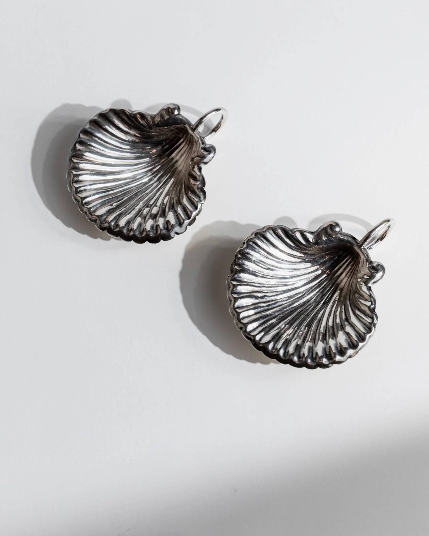 Silver-plated Shell Bowls, Set of 2, Vintage 1960s Italian Design, Silver Metal Condiment Dishes