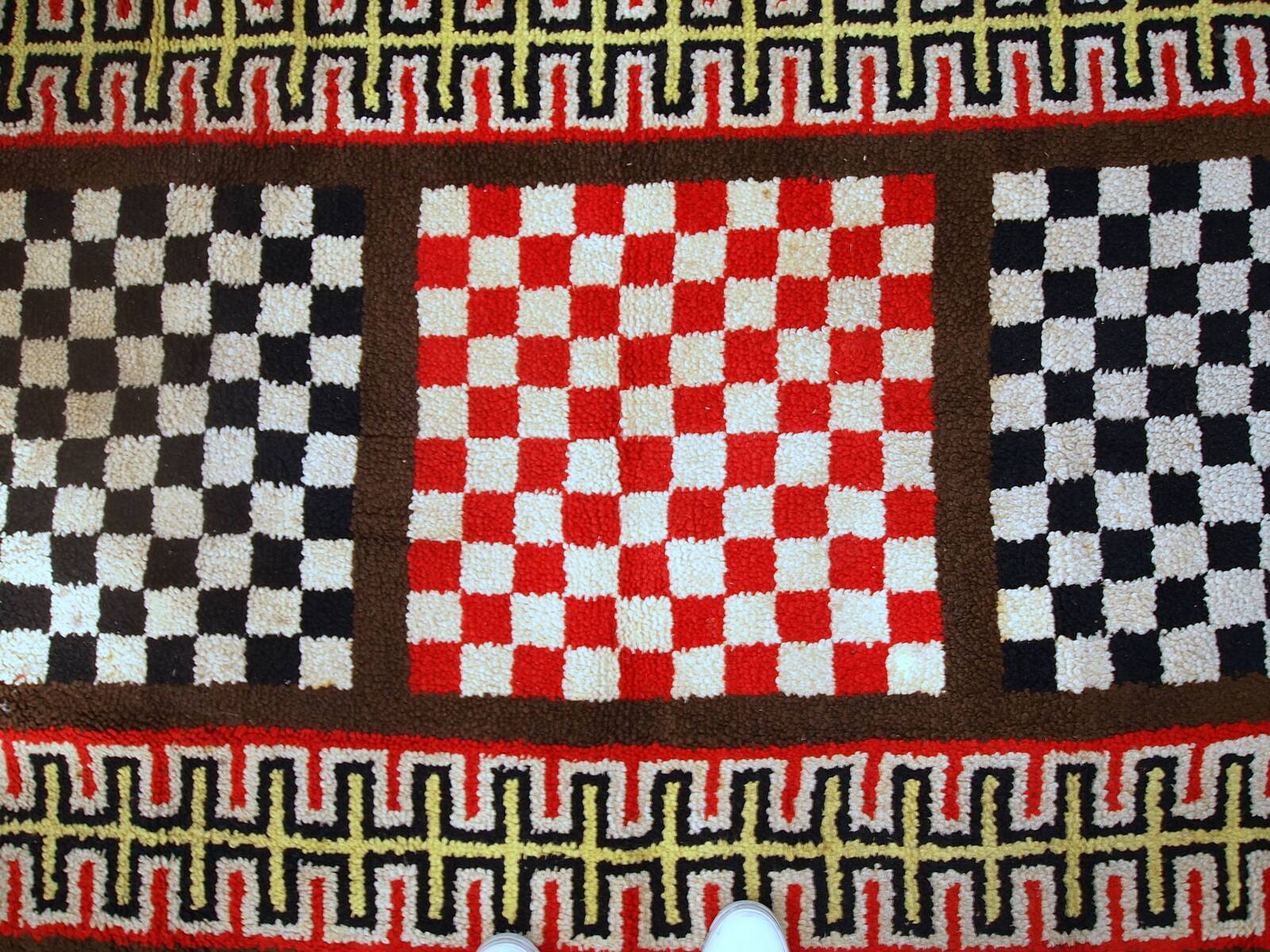 Tapis Moderne Vintage Français, Années 1960, Élégance et Design Unique