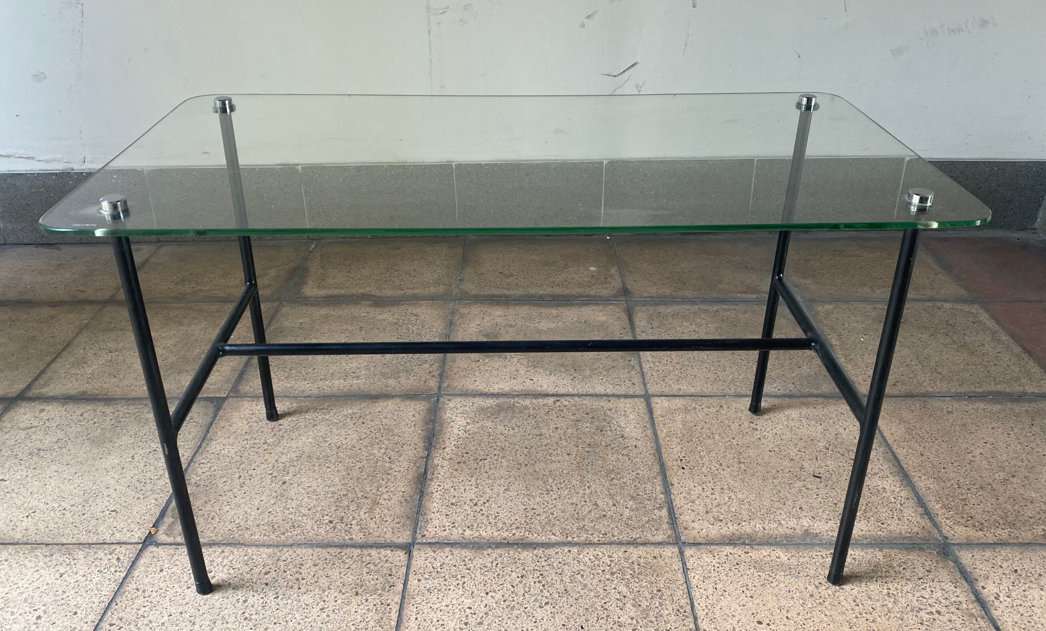 French coffee table Pierre Guariche edited by Steiner, in glass and steel