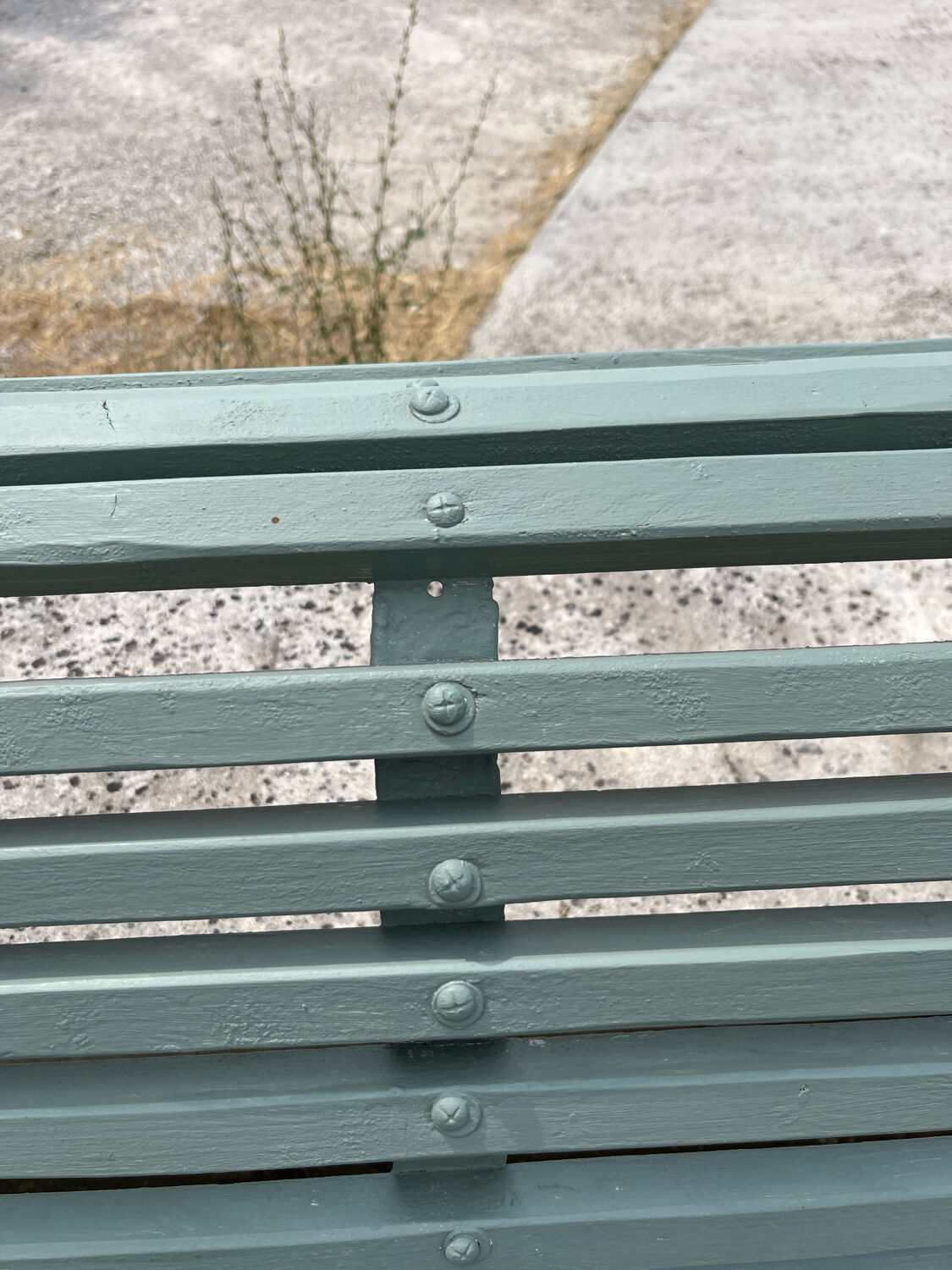 Bench made of metal and wood
