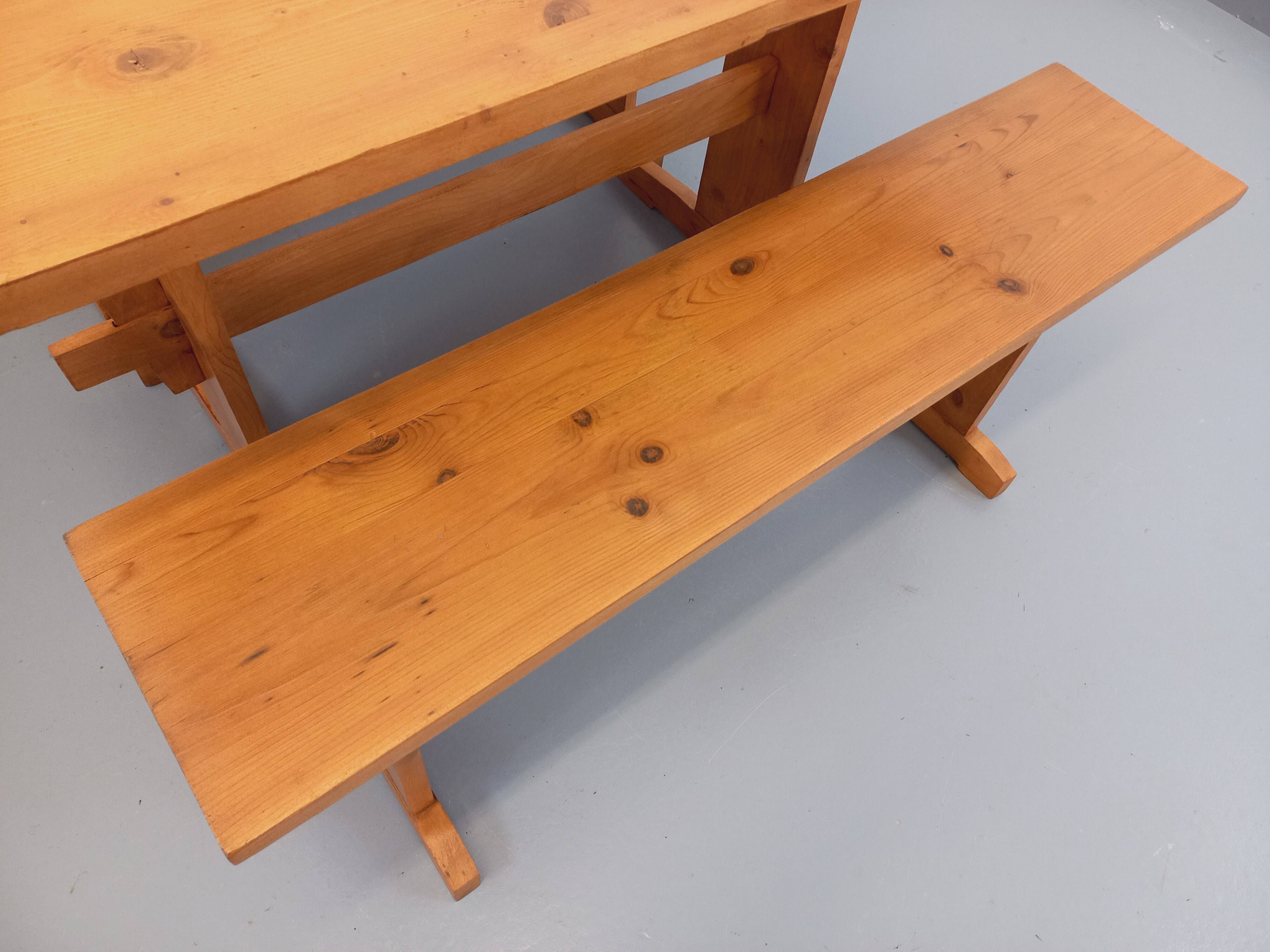 Suite of a table and 2 vintage fir benches from the 60s