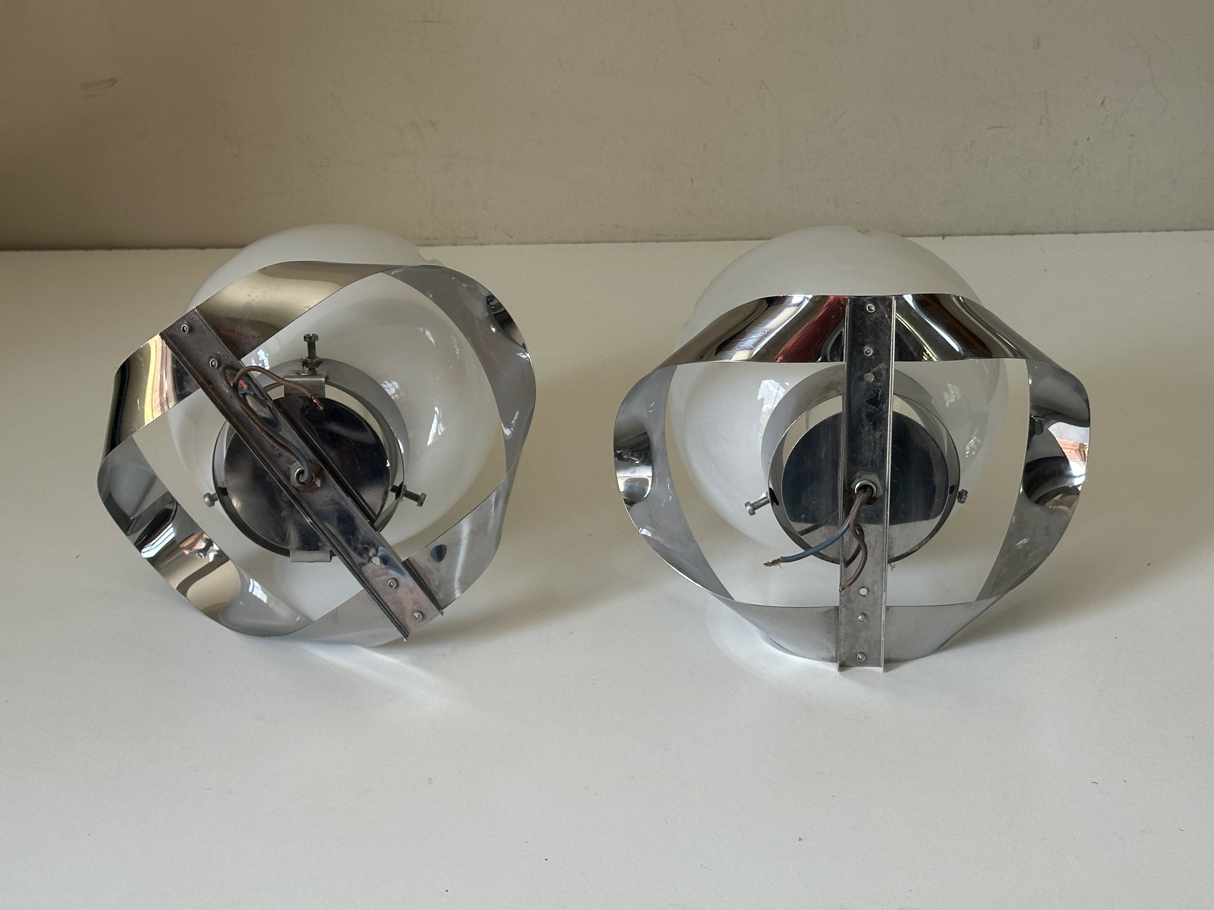 Pair of vintage design wall lights from the 70s