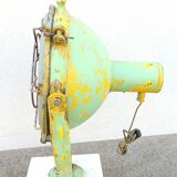Ancienne lampe projecteur de bateau