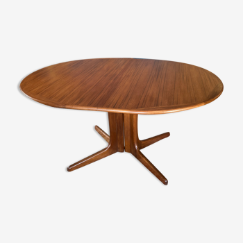 Scandinavian table in extendable teak 143 to 243