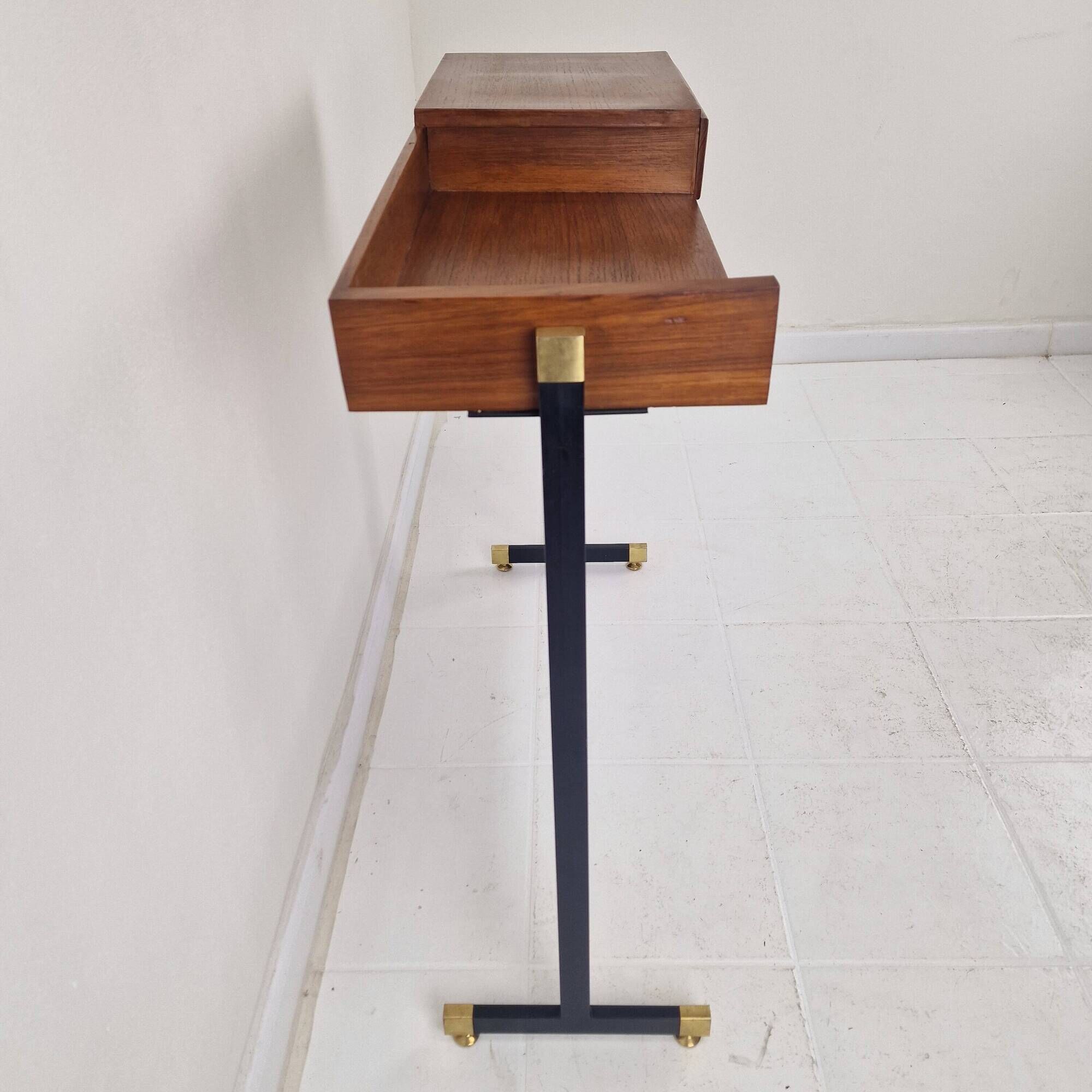 Table console / coiffeuse italienne du milieu du siècle avec des éléments en laiton, années 1950.