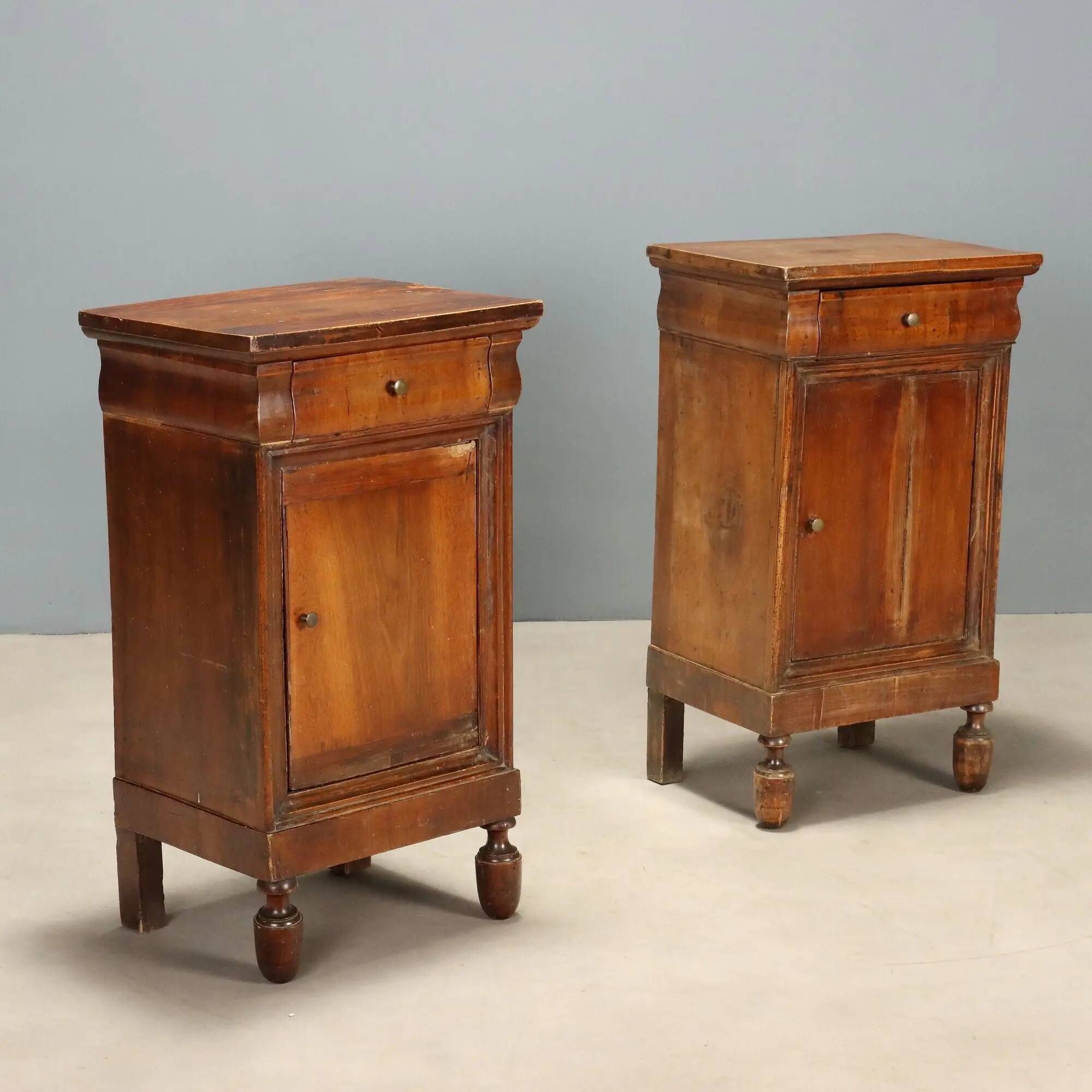 Antique Louis-Philippe bedside tables in walnut and fir, Italy, 19th century.