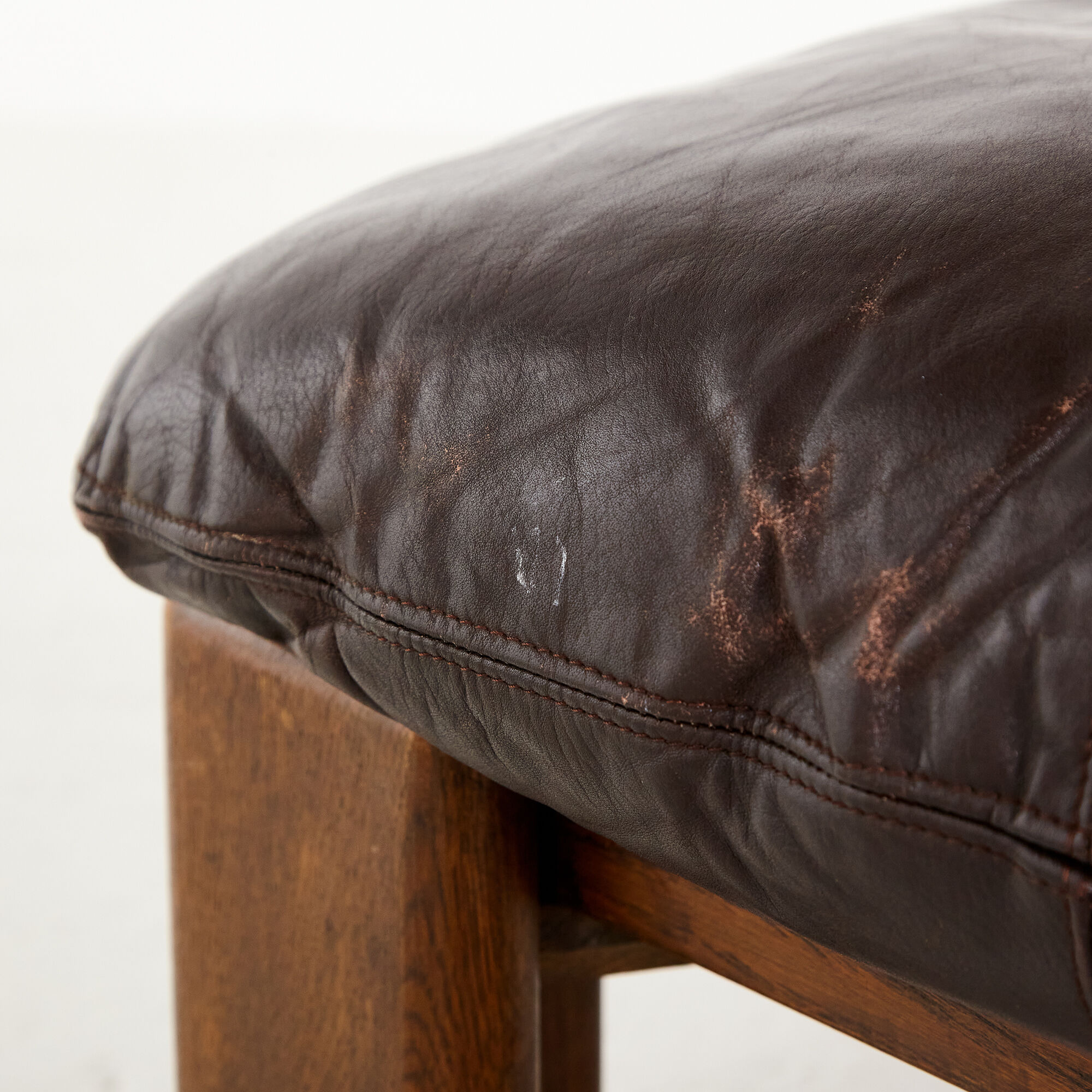 Leather lounge chair