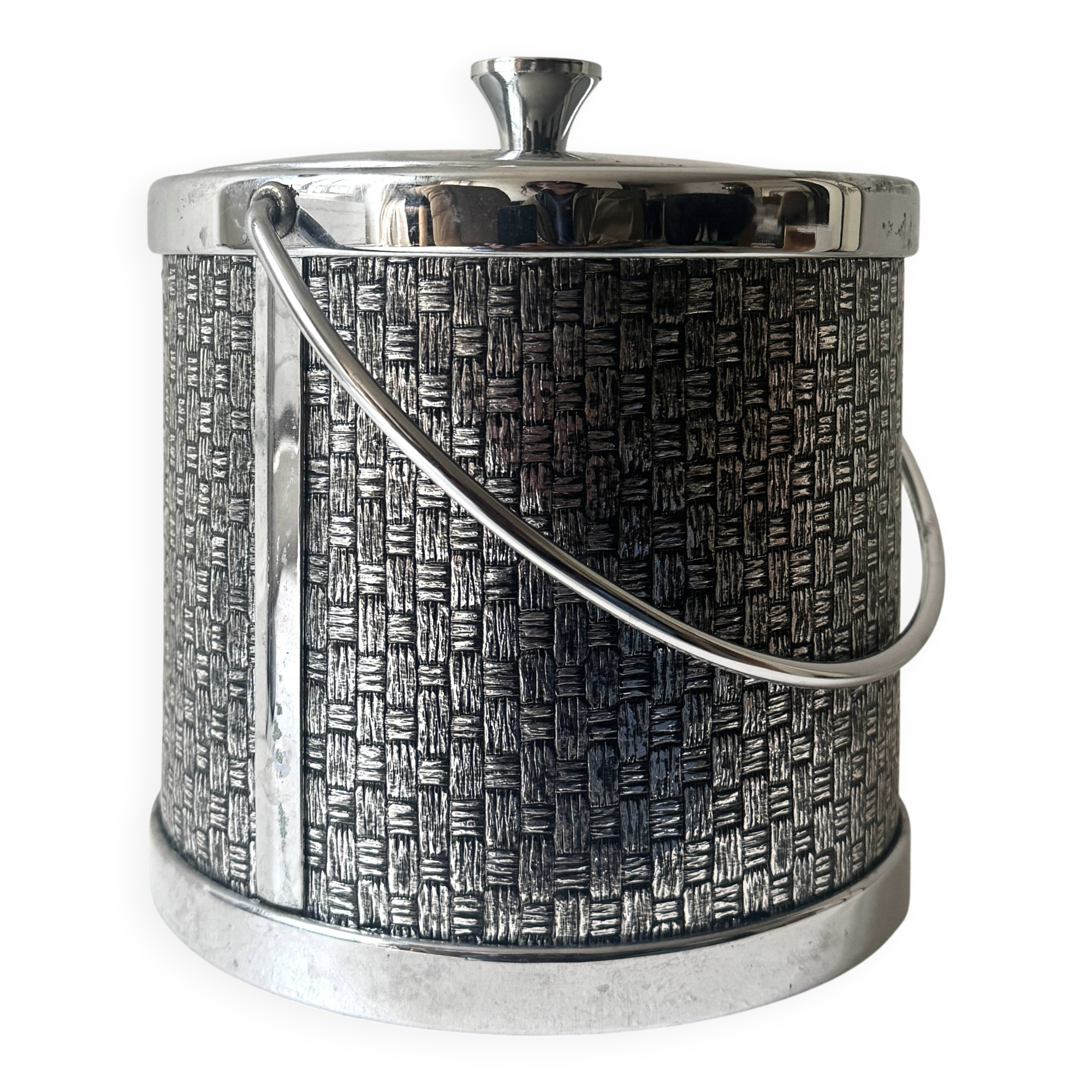 Large modernist chrome metal ice bucket with textured decoration, 1970s design.