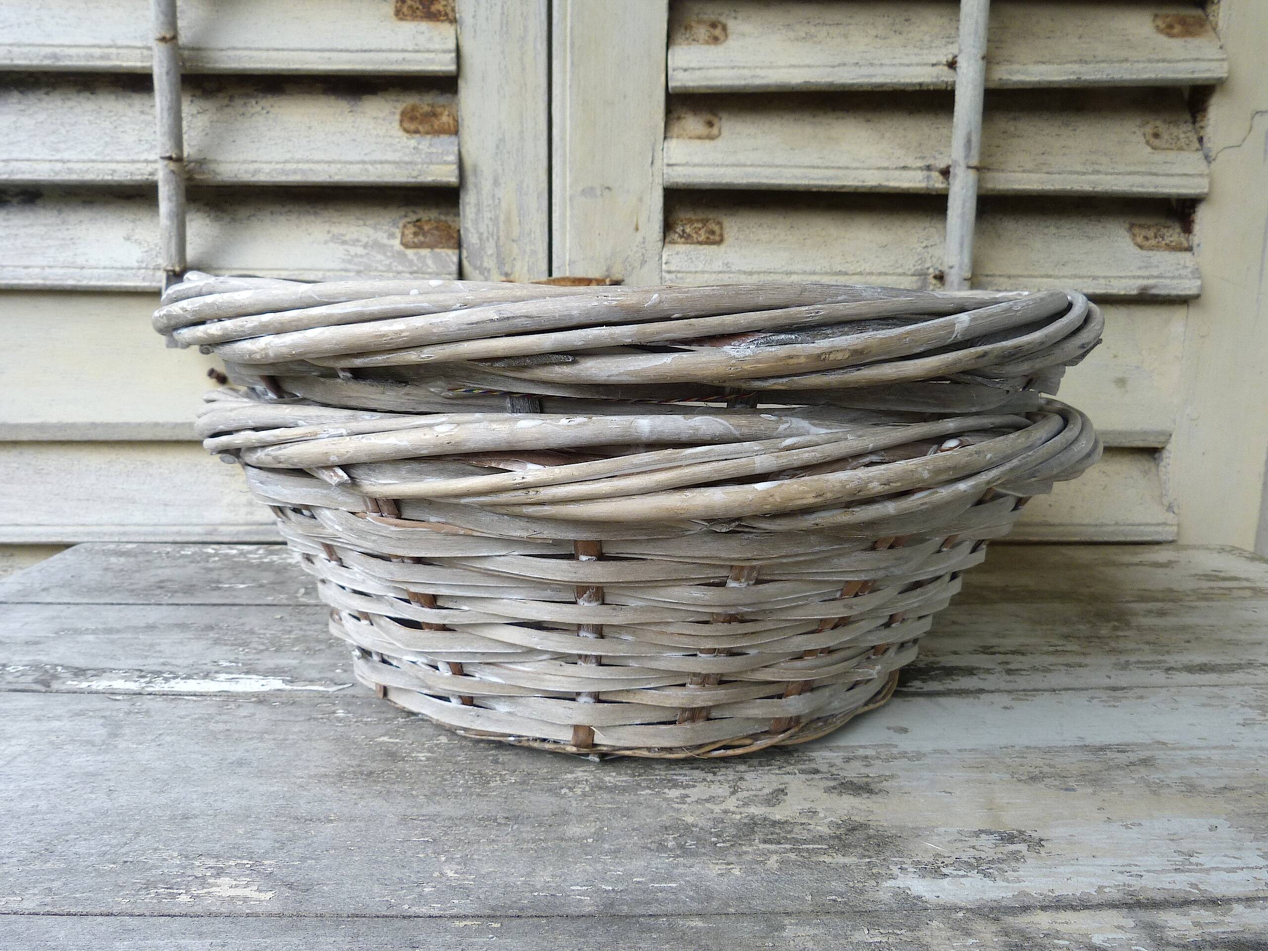 Pair of wicker baskets with transparent lining