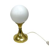 Paire de lampes de table Globe, également connues sous le nom de Leuchten, Allemagne, années 1970, laiton et verre.