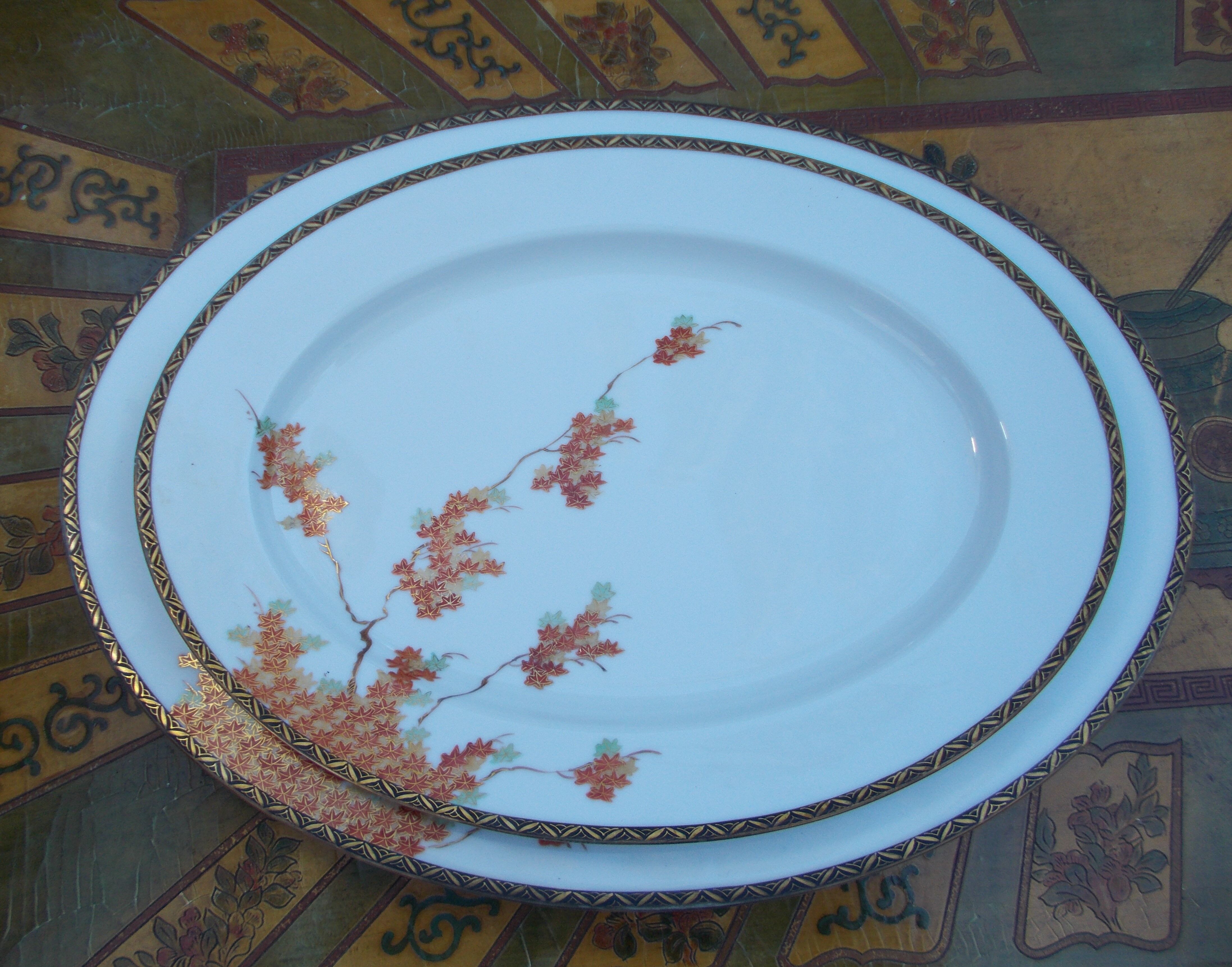 2 serving dishes vintage porcelain Japan