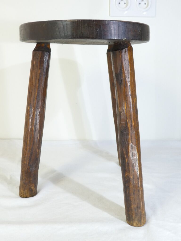Wooden tripod 50