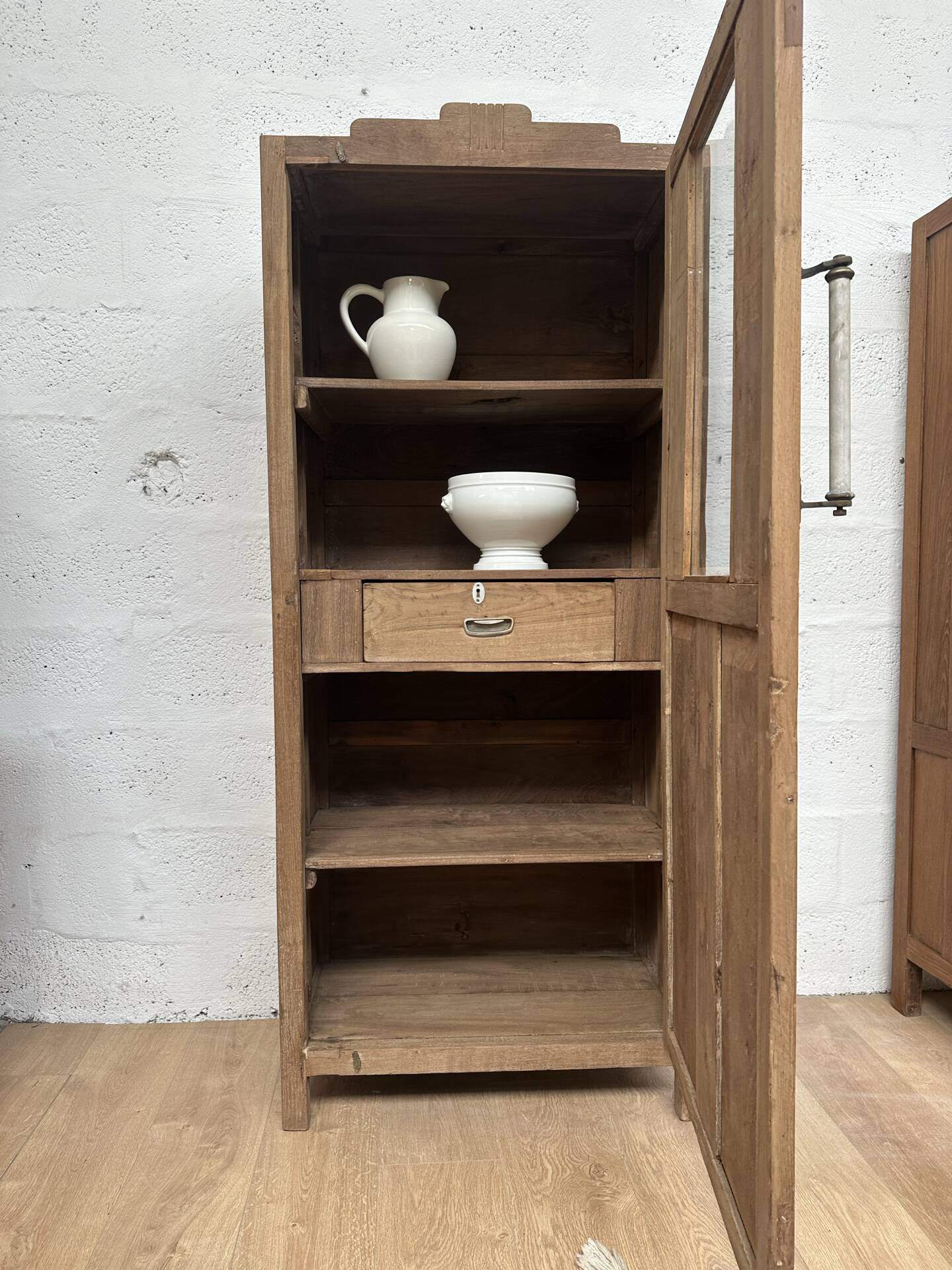Ancienne armoire vitrée