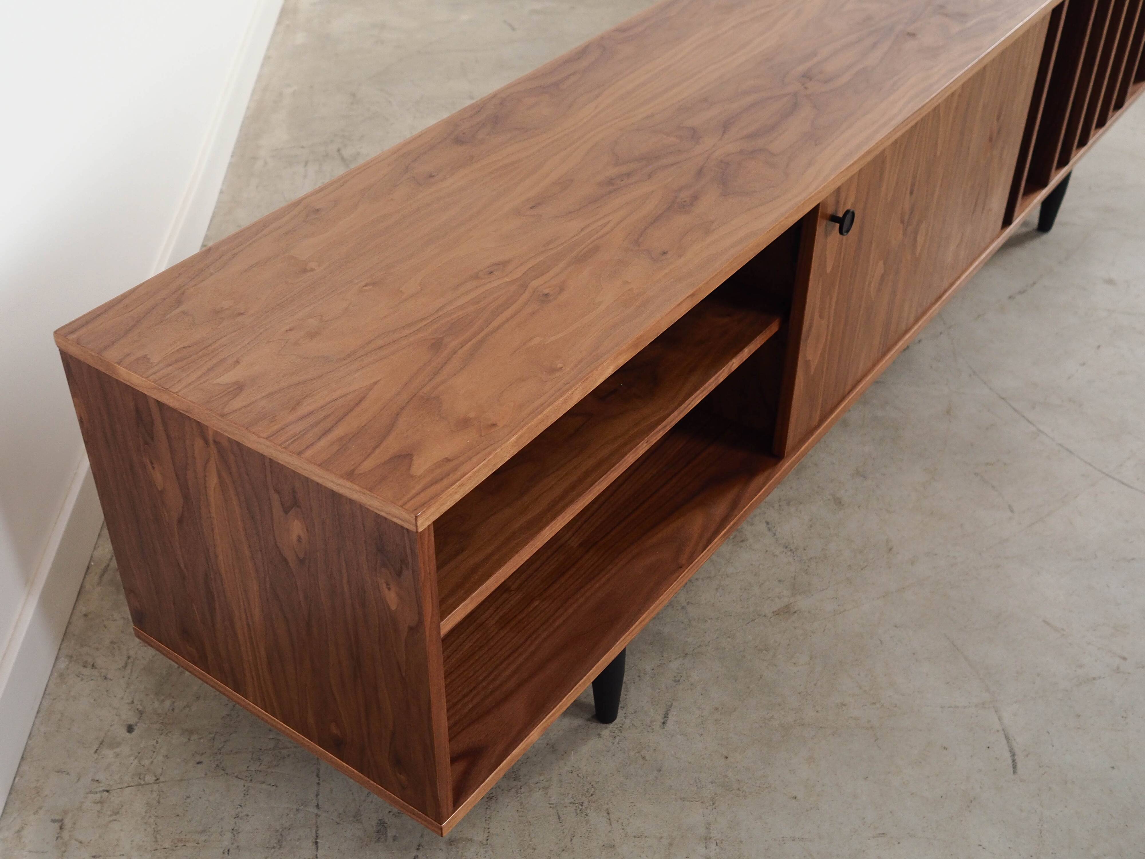 Buffet en noyer, design scandinave