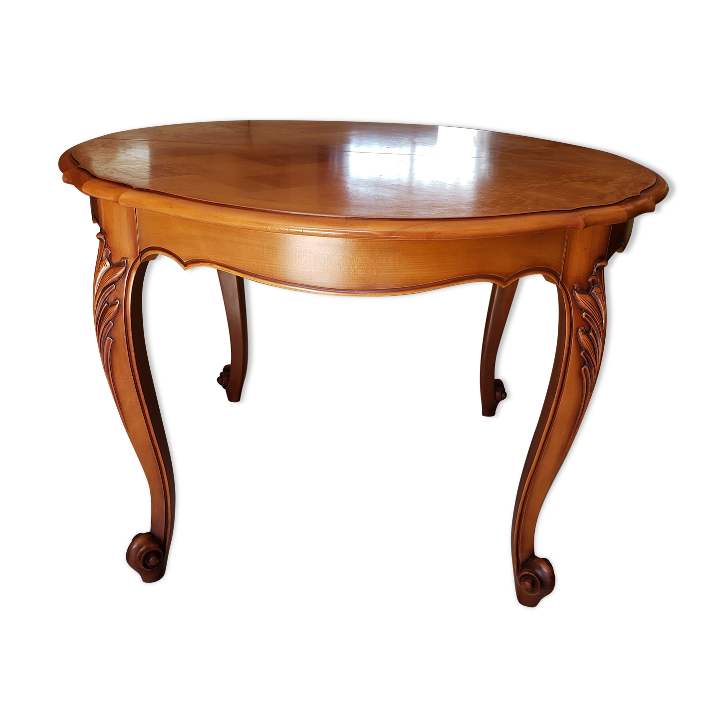 Extendable round table Louis XV style with its 2 extensions