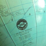 Globe terrestre lumineux vintage