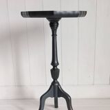 Pedestal table