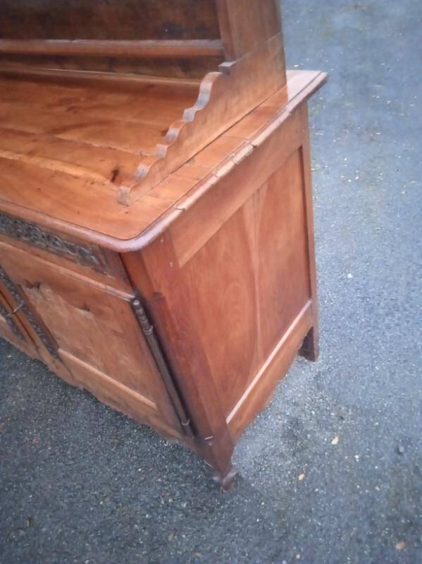 Saintonge dresser