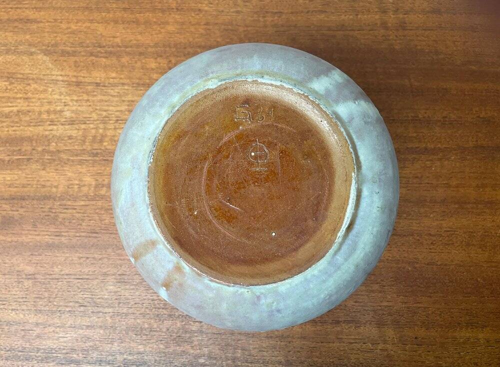 Minimalist vase from a German workshop from the mid-century by Lu and Gerd Grove, 1961.