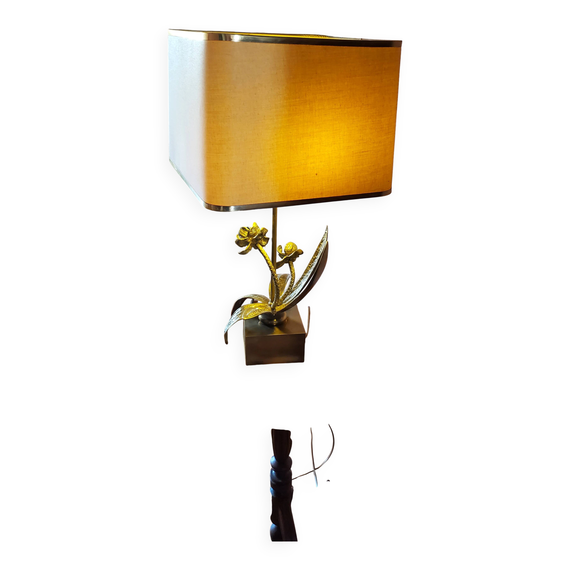 Grande lampe en laiton