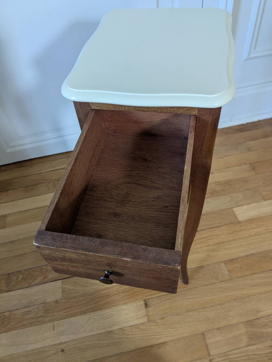 Small smoking cabinet