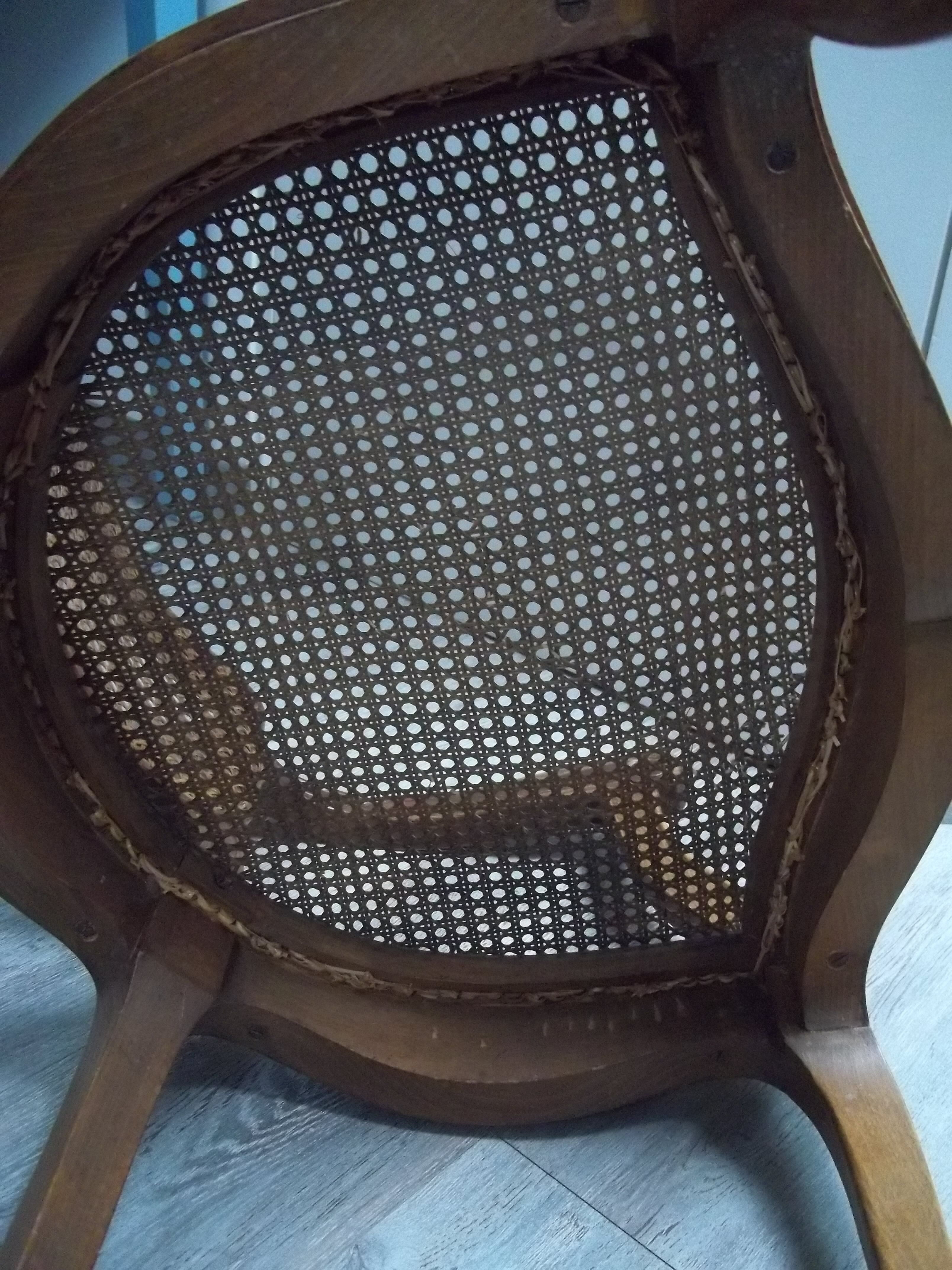 Fauteuil cabriolet canné de style Louis XV