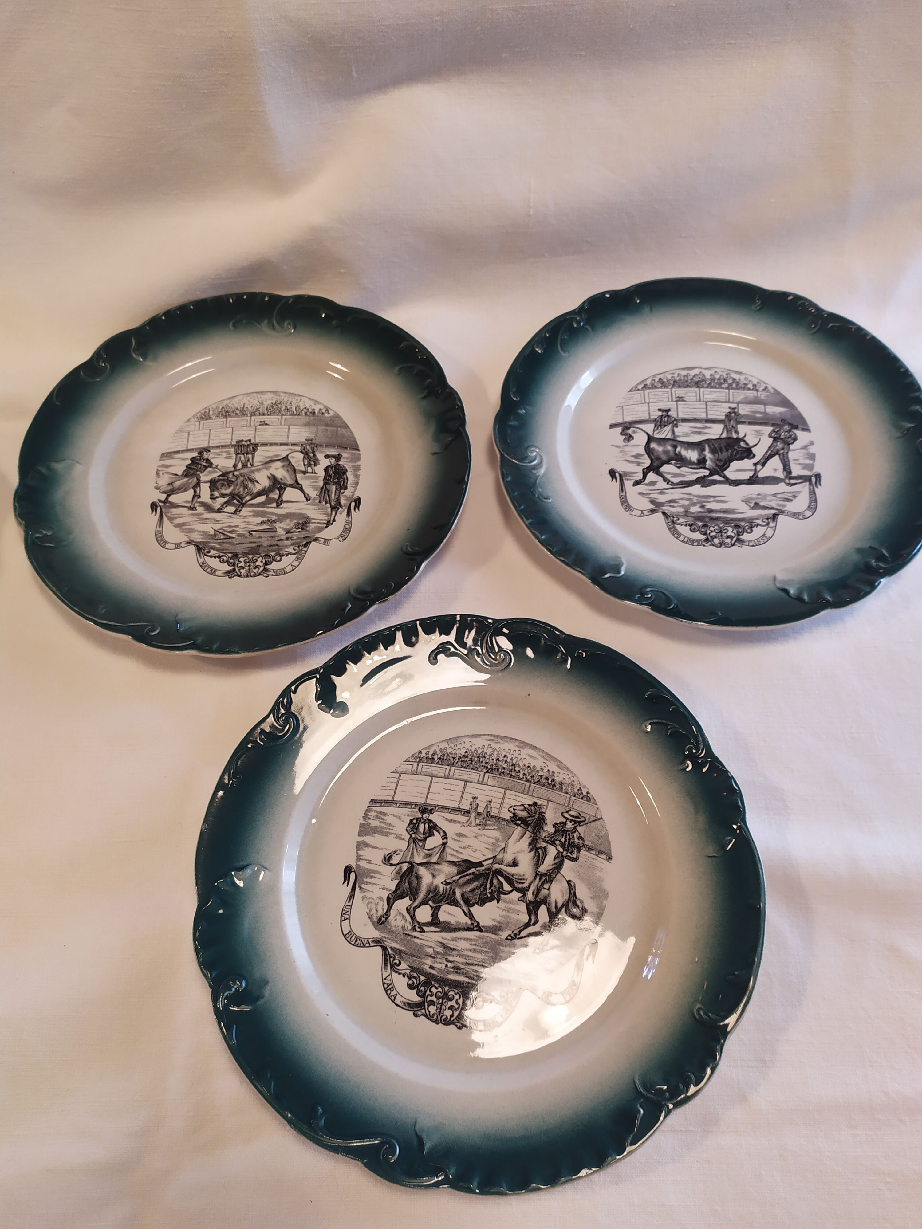 Dessert plates in Pexonne earthenware