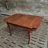 Antique extendable diningtable
