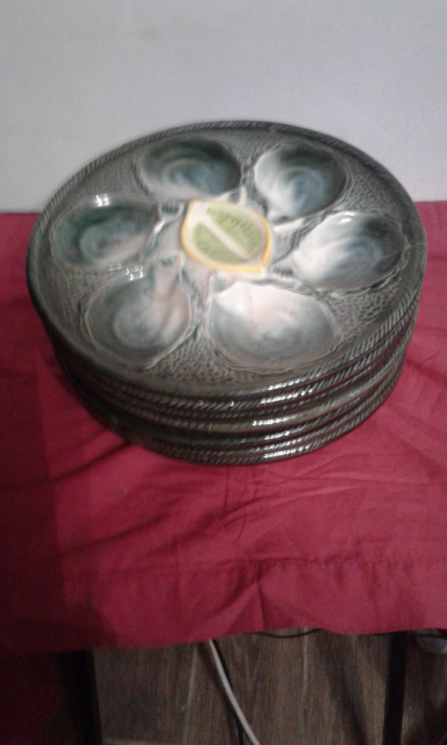 Six plates of oysters Saint Clement