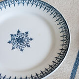 Old dessert plates blue décor, iron earth