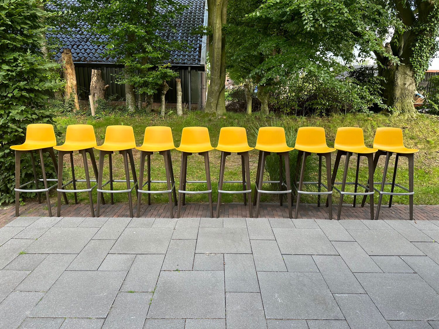 10 Spanish bar stools