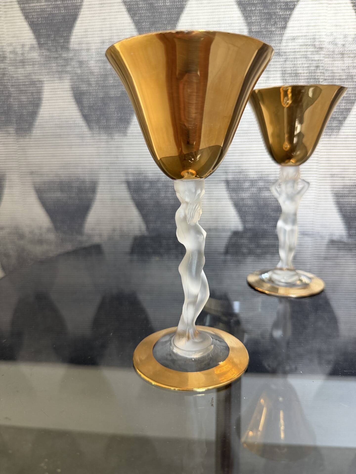 "Pair of cocktail glasses attributed to Bayel, Bacchante model, in ve"