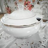 Porcelain soup tureen, white manufacture with double gold line, hand-painted.